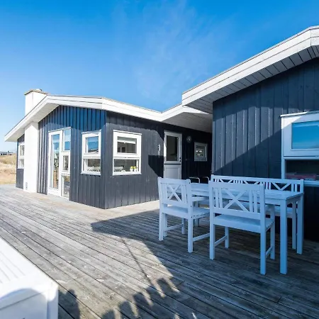 4 Person In Fano-by Traum Fano